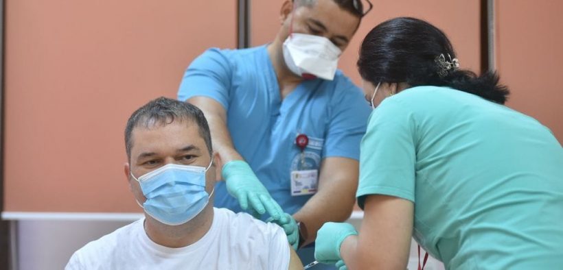 Cseke Attila, ministrul interimar al Sănătății, s-a vaccinat cu doza 3