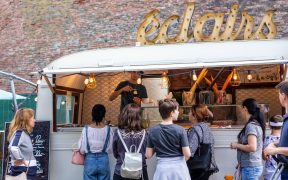 Începe ”Street Food Park” la Sibiu - Festin culinar, concerte, retro party și miniparc de distracții în Parcul Tineretului