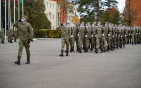 Depunerea jurământului militar de către studenții Academiei Forțelor Terestre