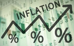 Prețurile, pandemia și criza politică, greu de învins. Inflația va crește mai mult decât s-a anticipat