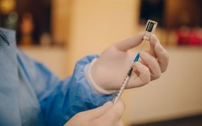 Tichete de masă pentru persoanele imunizate împotriva COVID-19