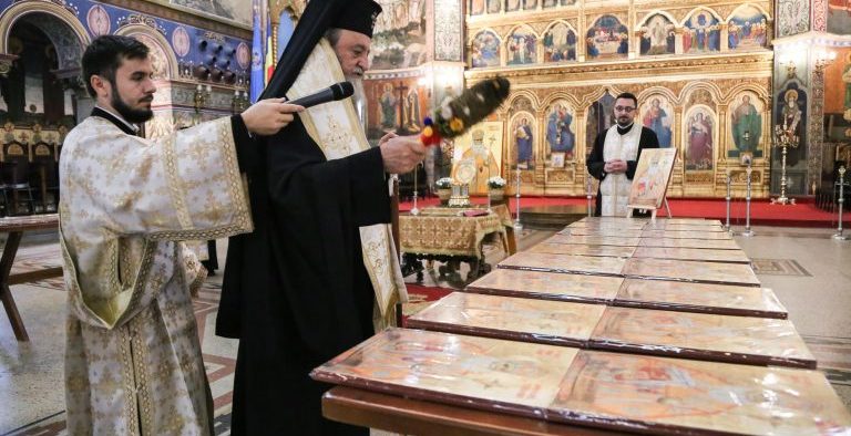 icoane ale Sfântului Andrei Şaguna, oferite tuturor bisericilor din Arhiepiscopia Sibiului