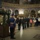 A zecea prăznuire a Sfântului Ierarh Andrei Şaguna, Mitropolitul Transilvaniei, la Catedrala mitropolitană din Sibiu a început în ajunul zilei de 30 noiembrie, când Înaltpreasfinţitul Laurenţiu, Arhiepiscopul Sibiului, Mitropolitul Ardealului şi locţiitor de episcop al Episcopiei Devei şi Hunedoarei, a oficiat slujba Privegherii. În soborul slujitor s-au aflat vicarul-administrativ al Arhiepiscopiei Sibului, arhimandritul Ioachim Tomoiagă, decanul Facultăţii de Teologie Ortodoxă „Sfântul Andrei Şaguna” din Sibiu, pr. prof. univ. dr. Daniel Buda, eclesiarhul Catedralei mitropolitane, protosinghelul Emilian Man, cadre didactice universitare, consilieri eparhiali, protopopi şi alţi slujitori ai sfintelor altare. Aşa cum s-a îndătinat în cei zece ani de când Sfântul Ierarh Andrei Şaguna a devenit ocrotitorul întregului Ardeal, după slujba Vecerniei şi a Litiei, soborul şi credincioşii au participat la o procesiune cu icoana şi moaştele Sfântului. Anul acesta, situaţia pandemică nu a permis organizarea procesiunii prin cetatea Sibiului, ci doar în jurul Catedralei mitropolitane. La finalul procesiunii, IPS Mitropolit Laurenţiu a vorbit celor prezenţi despre binecuvântarea cerească adusă peste credincioşii care cinstesc Sfinţii lui Dumnezeu şi despre marele dar făcut ardelenilor de Dumnezeu prin ocrotirea adusă de Sfântul Andrei Şaguna. „Sunt zece ani de la canonizarea ocrotitorului nostru, Sfântul Ierarh Andrei Şaguna, ctitorul Mitropoliei noastre, un om sfânt care, iată, de zece ani înalţă rugăciuni la Dumnezeu pentru ca harul şi mila Lui să coboare peste noi. Ocrotirea sa este simţită la tot pasul. Purtarea moaştelor Sfântului în jurul Catedralei noastre, pentru că atât s-a putut anul acesta, reprezintă ocrotirea pe care o revarsă asupra noastră, nu numai a celor din Biserică, ci şi celor din cetate şi din jurul cetăţii”, a spus ierarhul. Prima zi a sărbătorii hramului de la Catedrala mitropolitană din Sibiu a continuat cu slujba de sfinţire a celor patru icoane pentru închinare de pe catapeteasma locaşului de cult, icoane pictate şi aşezate de curând pentru ca cei care se roagă Mântuitorului Iisus Hristos, Maicii Domnului, Sfântului Ioan Botezătorul şi Sfântului Ierarh Nicolae să primească ajutor ceresc şi ocrotire. În încheierea, IPS Mitropolit Laurenţiu a oferit două diplome de cinstire unor oaspeţi din Braşov, din cadrul Inspectoratului de Jandarmi Judeţean „Nicolae Titulescu”. Pentru implicarea lor în organizarea sărbătorilor sfinte de la bisericile din Braşov, unde moaştele Sfântului Ierarh Andrei Şaguna au fost aduse adesea spre închinare, căpitanul Valerică Tinică şi plutonierul Roxana Elena Bănuţă au fost cinstiţi de IPS Mitropolit Laurenţiu în seara de priveghere dinaintea sărbătorii închinate Sfântului Apostol Andrei şi Sfântului Ierarh Andrei Şaguna. Cei doi jandarmi au fost însoţiţi de comandantul Inspectoratului de Jandarmi Judeţean Braşov, colonelul Cristian-Elly Paliştan şi au mulţumit ierarhului pentru cinstea acordată în zi de mare sărbătoare pentru întreaga Transilvanie.