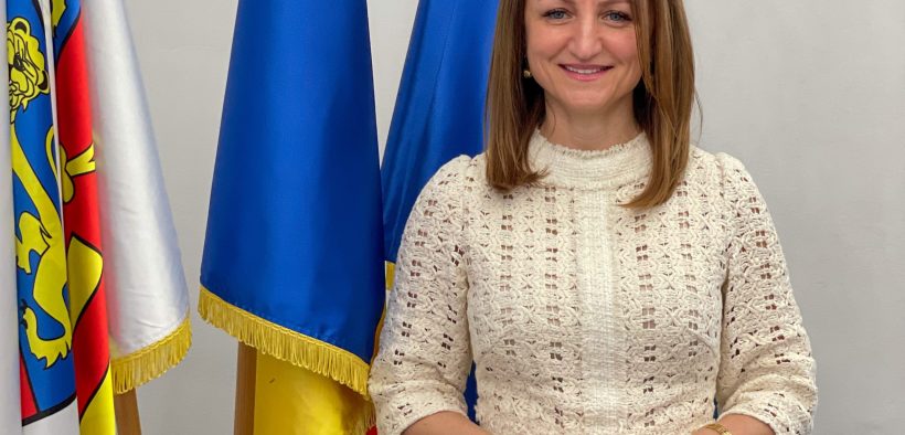 Mesajul Danielei Cîmpean: La mulți ani plini de putere fiecărui român încercat de aceste vremuri dificile!