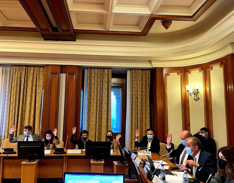 În România, 3,5 milioane de gospodării se încălzesc cu lemne de foc. În mediul rural, 85% din totalul gospodăriilor folosesc combustibil lemnos.
