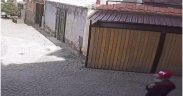 FOTO- IPJ Sibiu vă solicită sprijinul în vederea identificării unei persoane bănuite de săvârșirea a două infracțiuni de furt