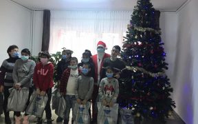 Elevii școlilor speciale din subordinea Consiliul Județean Sibiu au parte de activități care îi introduc în atmosfera Crăciunului.