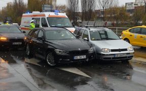 3 mașini au fost implicate într-un accident rutier produs pe Strada Râului