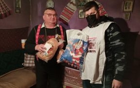 Îmbrățișează-i pe cei nevoiași