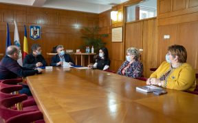 Semnarea contractului de achiziție pentru furnizarea de dispozitive medicale unităților de învățământ