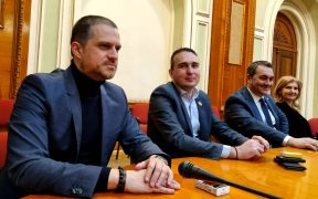 Prin lege, companiile românești vor fi avantajate la licitațiile publice ale statului