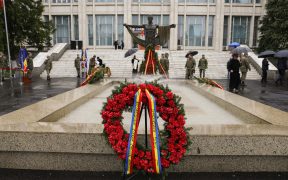 Foto| Ziua Forţelor Terestre şi Ziua Veteranilor de Război: comemorarea eroilor la Sibiu