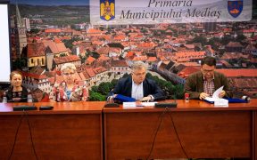 Semnarea contractelor de achiziții pentru reabilitarea și modernizarea Școlii Gimnaziale Nr. 4 Mediaș