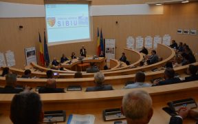 Ministrul Marcel Boloș în dialog cu primarii din județul Sibiu, la Consiliul Județean