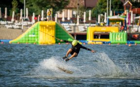 Competiție internațională de wakeskate și wakeboard, pe Lacul Binder