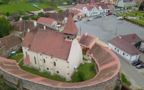 Biserica fortificată din Miercurea Sibiului și-a recăpătat strălucirea