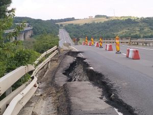 Reparațiile la drumul surpat Cristian – Săcel vor dura 6 luni