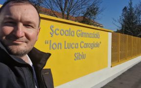 Adrian Bibu le-a citit elevilor din școala în care a învățat (C.P.)