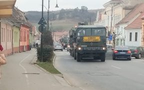 Convoaiele militare terorizează Valea Hârtibaciului