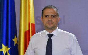Lumină versus cazino: Bogdan Trif ia poziție față de simbolistica lansărilor de programe de guvernare ale PSD și PNL (PE)