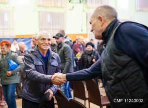 La firul ierbii: sibienii din urban și rural cer candidaților liberali la Parlament să continue dezvoltarea județului