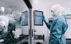 Sibiul va avea cel mai performant robot pentru preparat soluții citostatice din România