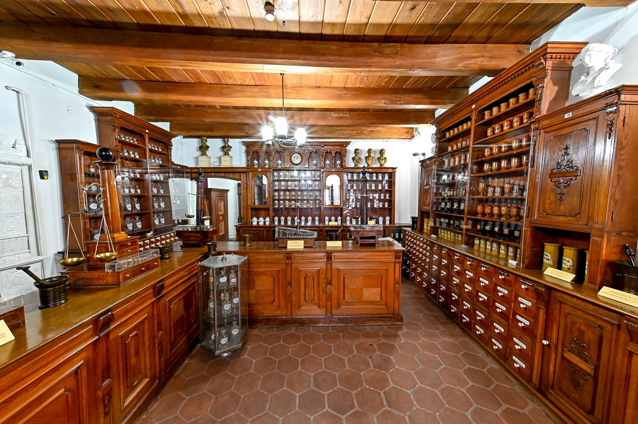 Muzeul de Istorie a Farmaciei se redeschide pentru vizitatori