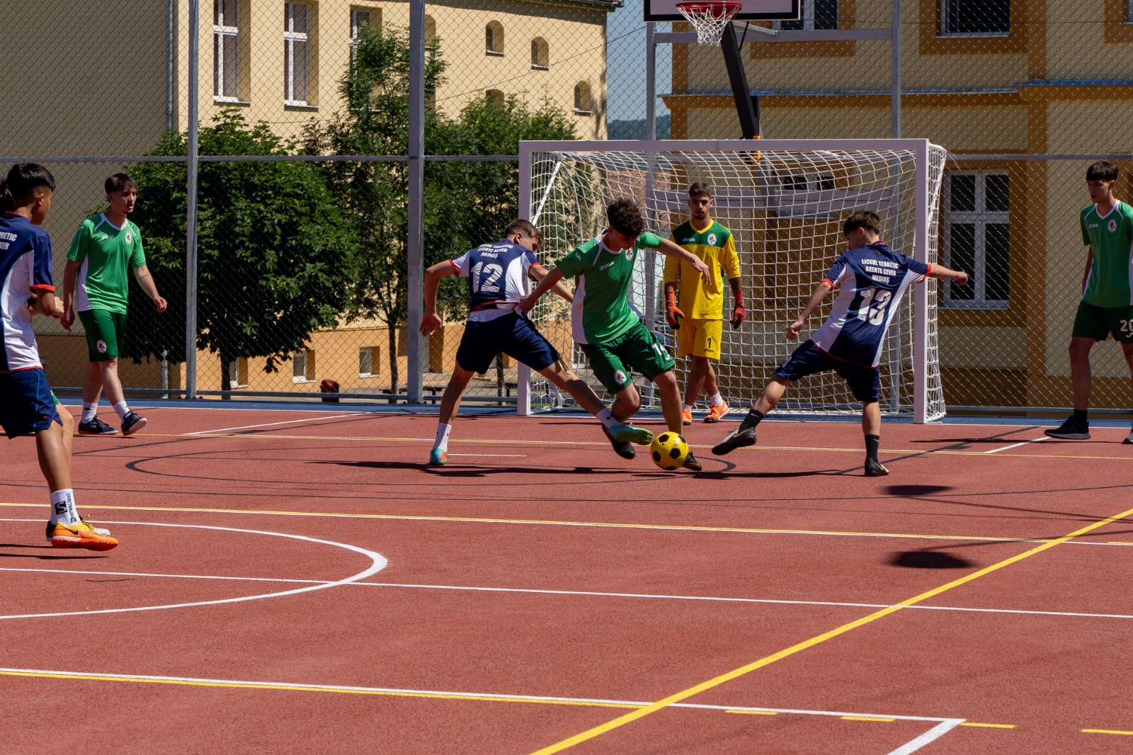 Mediaș: Teren nou de sport la Liceul Teoretic „Axente Sever”
